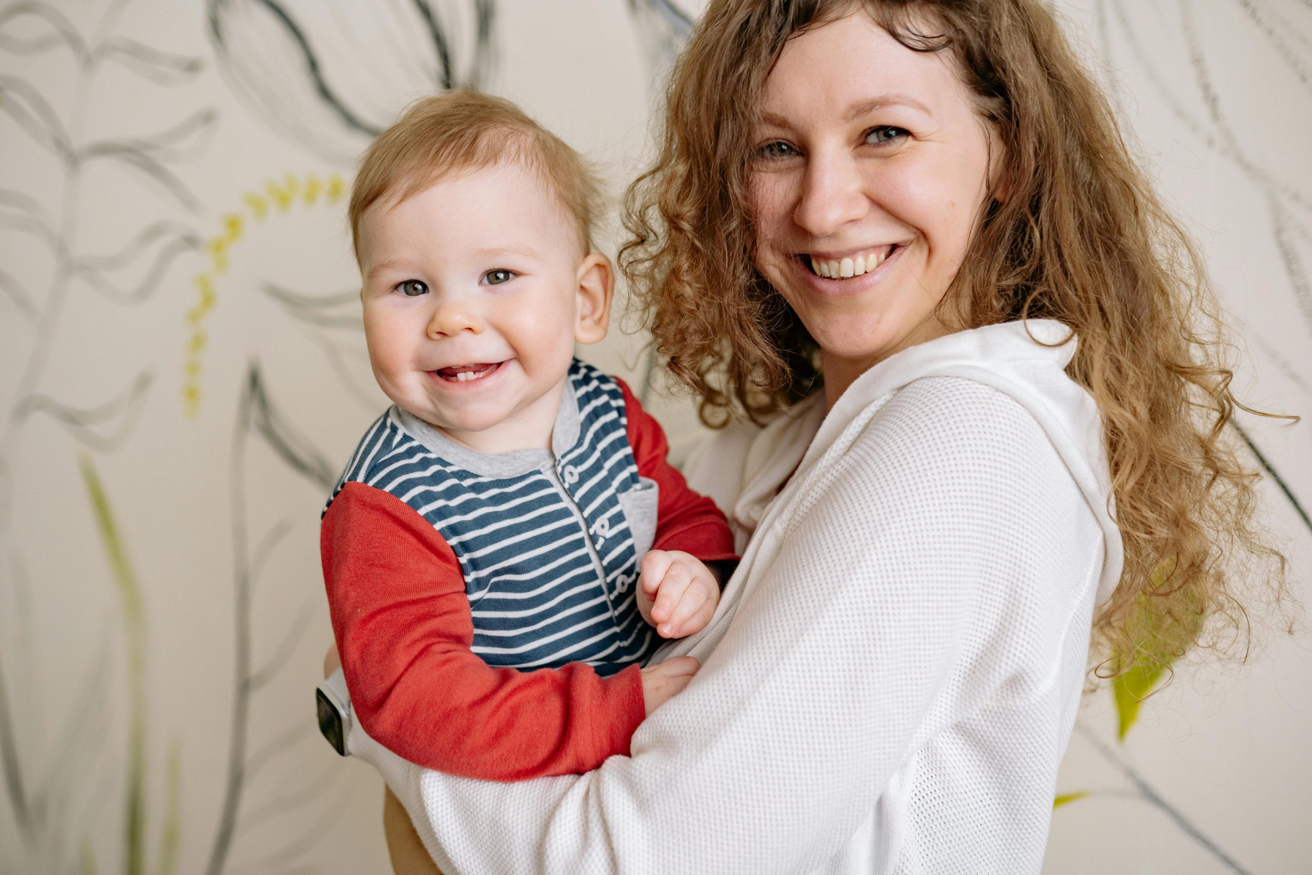 Solent Growth Partnership - Skills Bootcamps - woman holding a baby - landscape